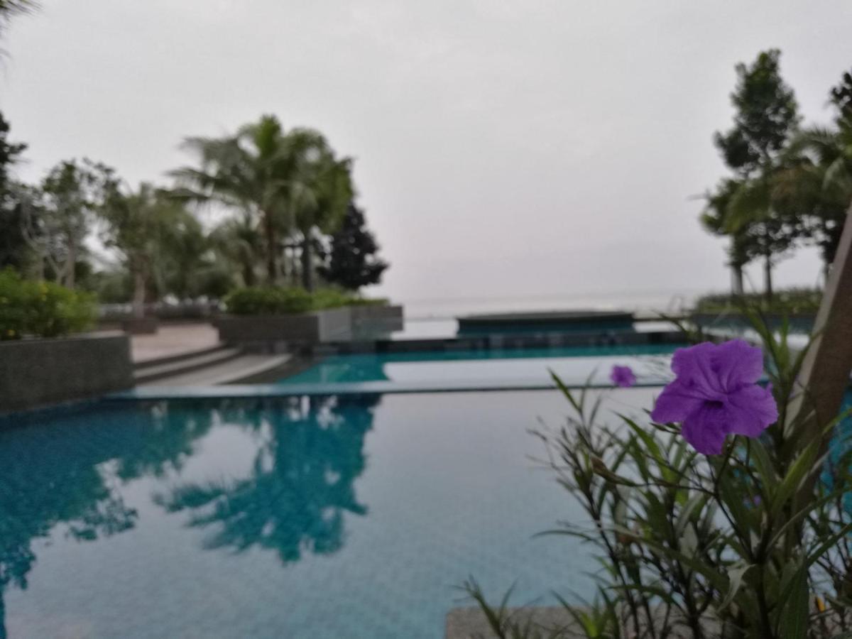 Timur Bay Seafront Residence 关丹 外观 照片